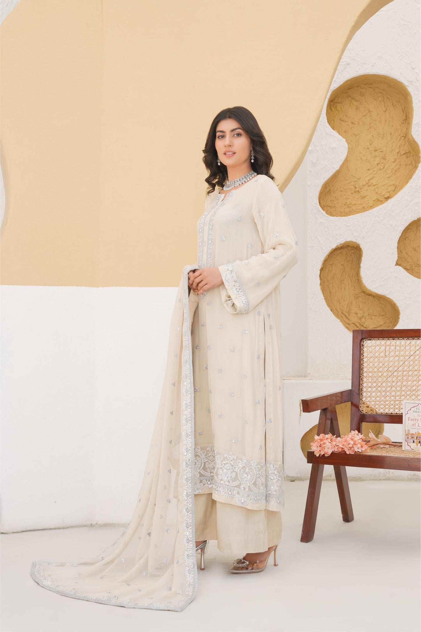 Aina-e-Shaan – Reflection of Elegance